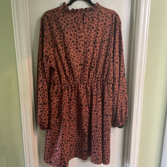 Brown Black Dalmatian Print Mock‎ Neck Long Sleeve Elastic Waist Mini Dress - Picture 5 of 6